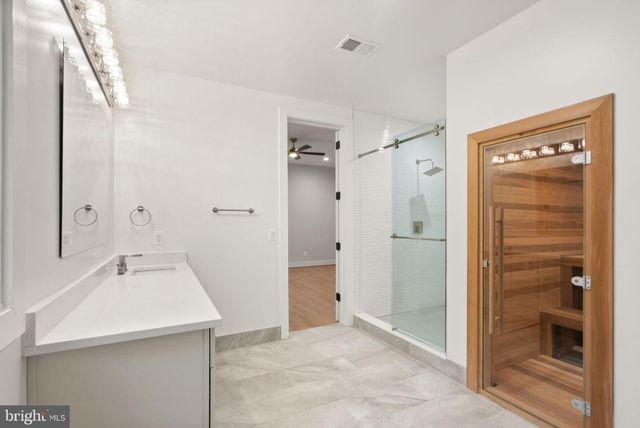 40925 ALYSHEBA DR, Leesburg, VA 20176