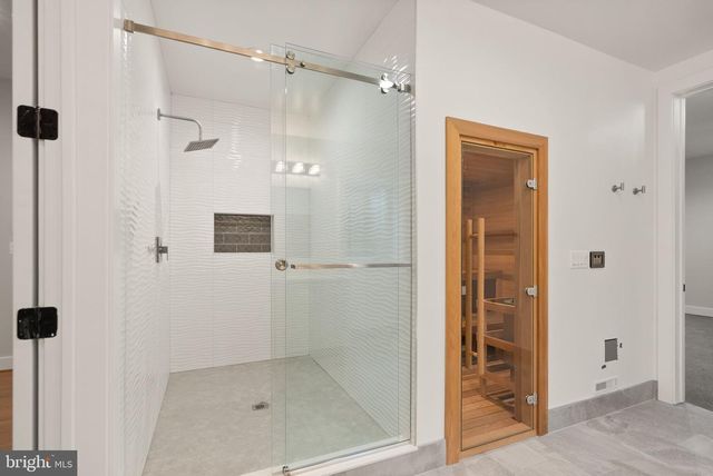 40925 ALYSHEBA DR, Leesburg, VA 20176