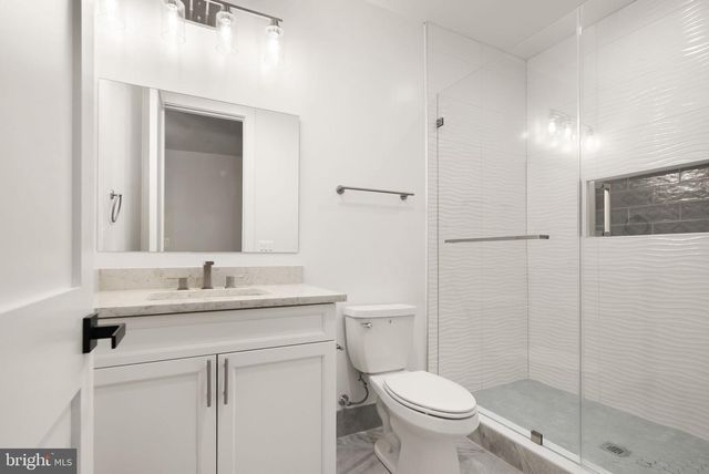 40925 ALYSHEBA DR, Leesburg, VA 20176