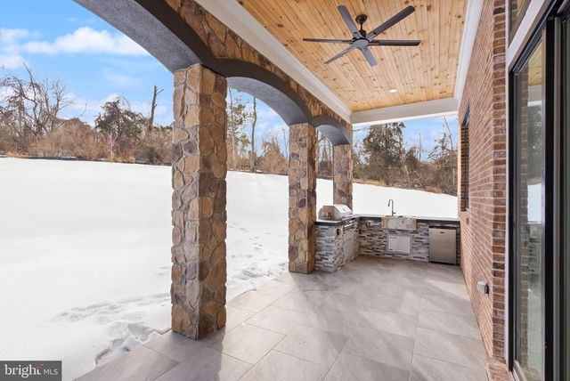 40925 ALYSHEBA DR, Leesburg, VA 20176