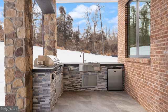 40925 ALYSHEBA DR, Leesburg, VA 20176