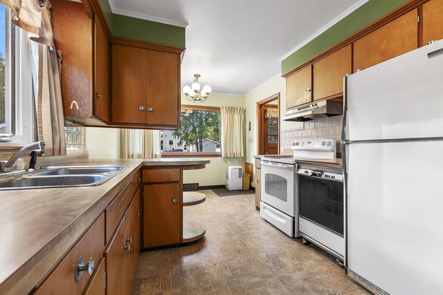 129 E 12TH STREET, Fond Du Lac, WI 54935