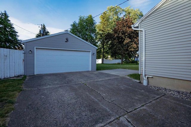 129 E 12TH STREET, Fond Du Lac, WI 54935