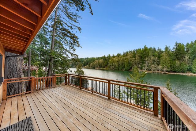 1693 Pebble Beach Trail, Bellingham, WA 98226