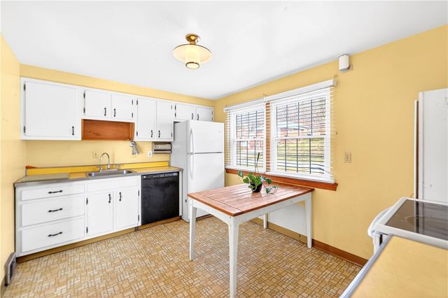 1610 Hill St, White Oak, PA 15131