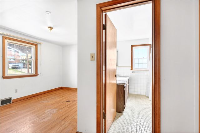 1610 Hill St, White Oak, PA 15131