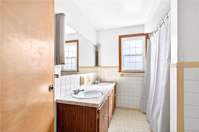 1610 Hill St, White Oak, PA 15131