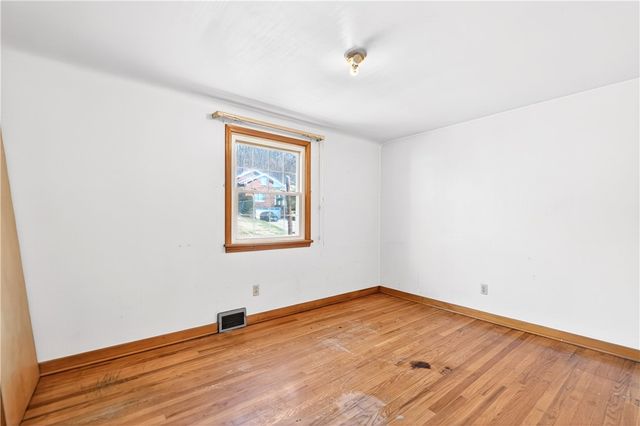 1610 Hill St, White Oak, PA 15131