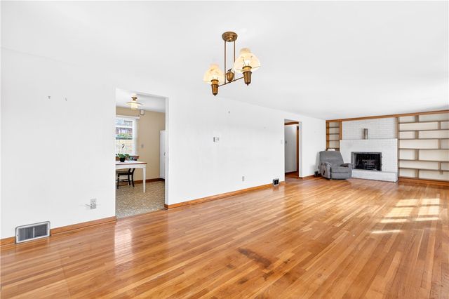 1610 Hill St, White Oak, PA 15131