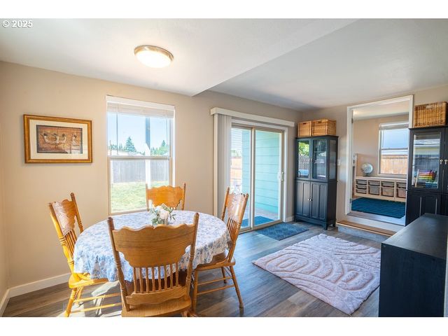 325 Ne EDISON St, Hillsboro, OR 97124