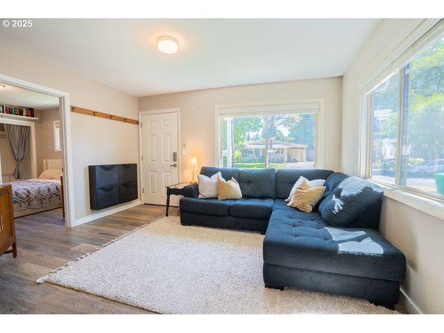 325 Ne EDISON St, Hillsboro, OR 97124