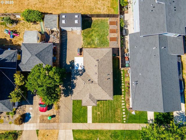 325 Ne EDISON St, Hillsboro, OR 97124