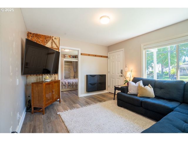 325 Ne EDISON St, Hillsboro, OR 97124