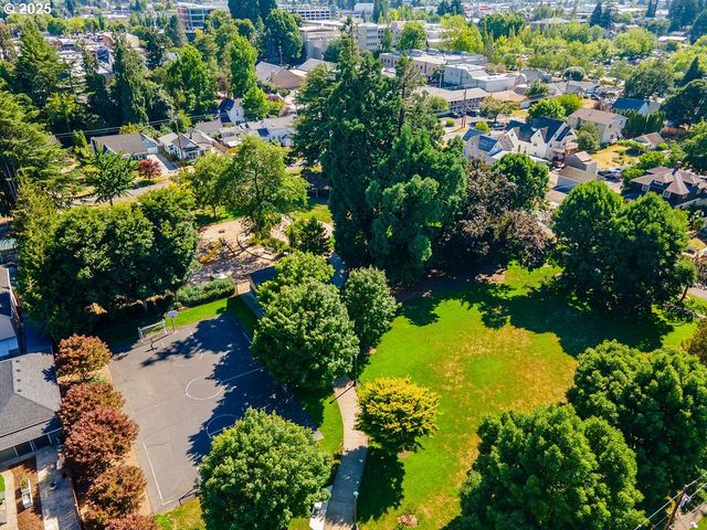 325 Ne EDISON St, Hillsboro, OR 97124