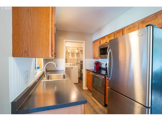 325 Ne EDISON St, Hillsboro, OR 97124