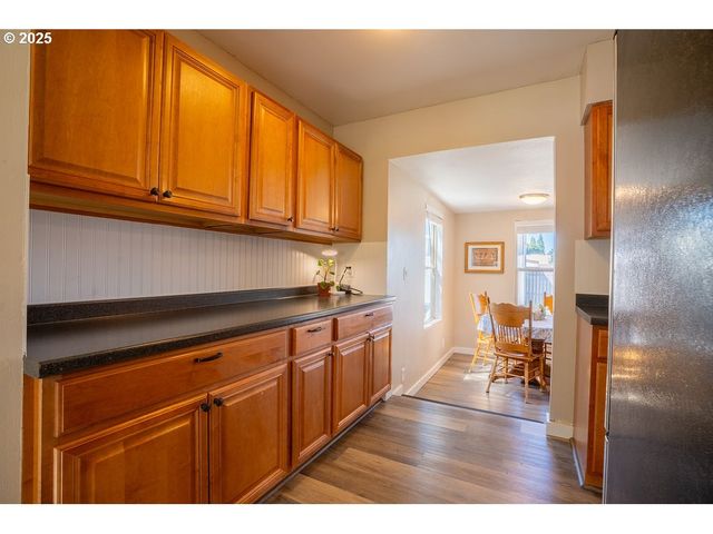 325 Ne EDISON St, Hillsboro, OR 97124