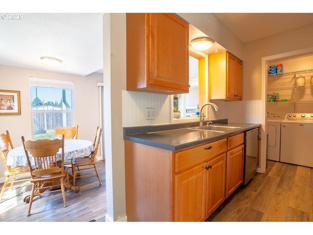 325 Ne EDISON St, Hillsboro, OR 97124