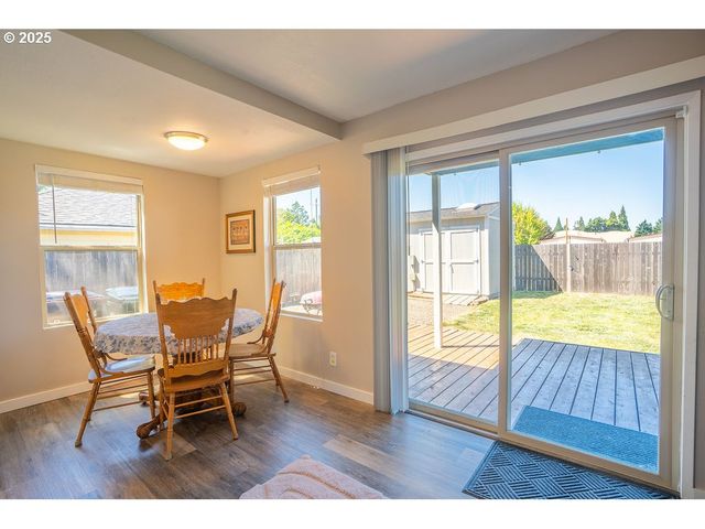 325 Ne EDISON St, Hillsboro, OR 97124