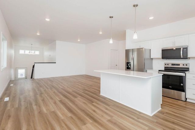 1519 Keystone Circle NE, Dilworth, MN 56529