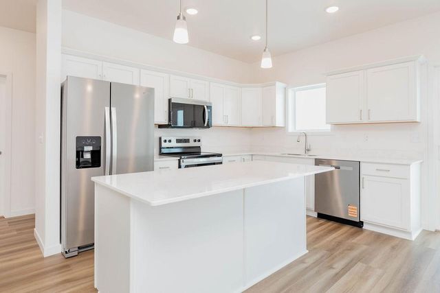 1519 Keystone Circle NE, Dilworth, MN 56529