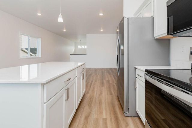 1519 Keystone Circle NE, Dilworth, MN 56529