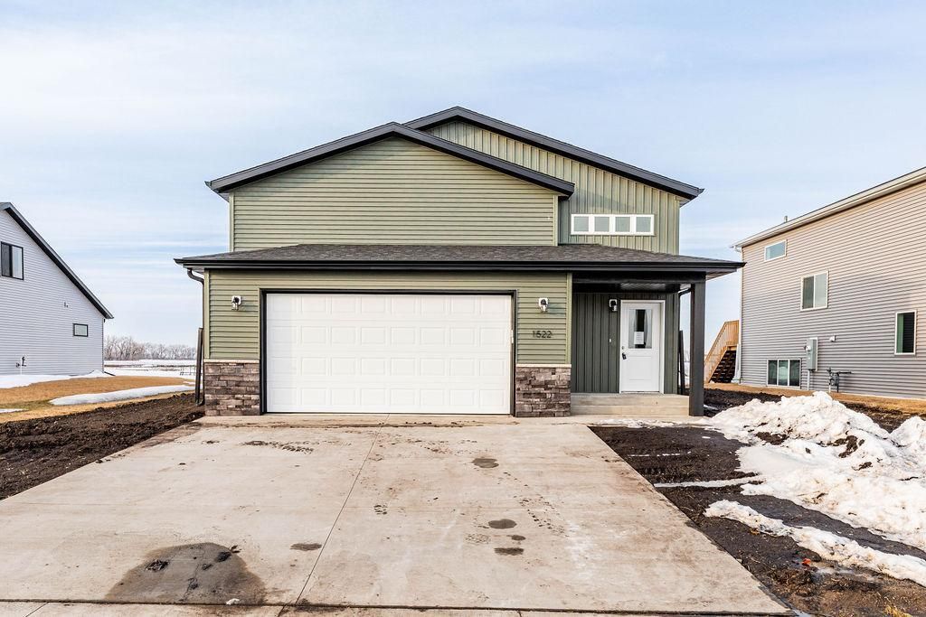 1519 Keystone Circle NE, Dilworth, MN 56529