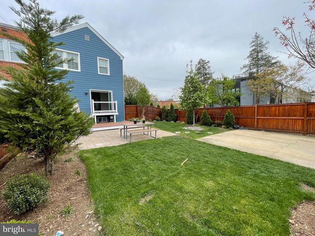 4000 10TH ST NE, Washington, DC 20017