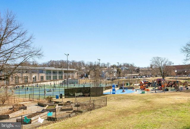 4000 10TH ST NE, Washington, DC 20017