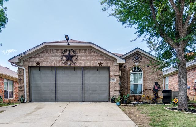 1010 Savage Drive, Denton, TX 76207