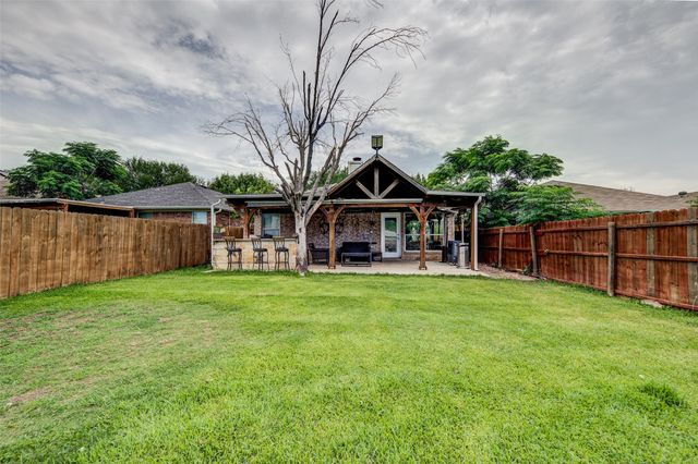 1010 Savage Drive, Denton, TX 76207