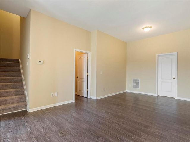 1929 Hoods Fort NW Circle 28, Kennesaw, GA 30144