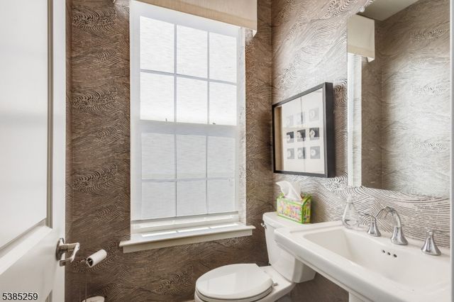 65 Eastwood Ter 69, East Hanover Twp., NJ 07936