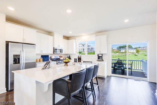 65 Eastwood Ter 69, East Hanover Twp., NJ 07936