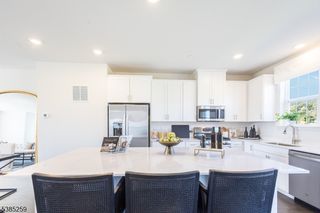 65 Eastwood Ter 69, East Hanover Twp., NJ 07936