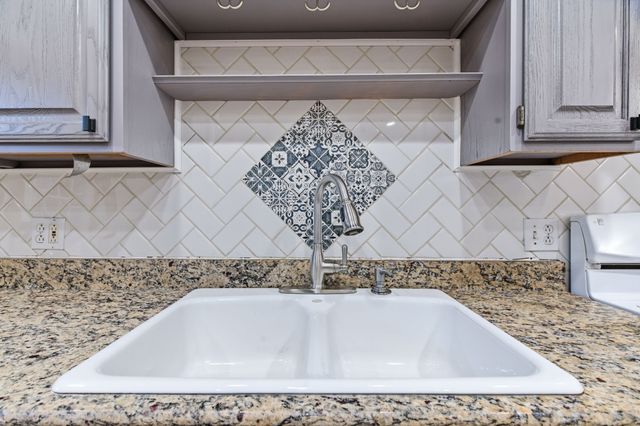 1430 Hubert Street, Dallas, TX 75206