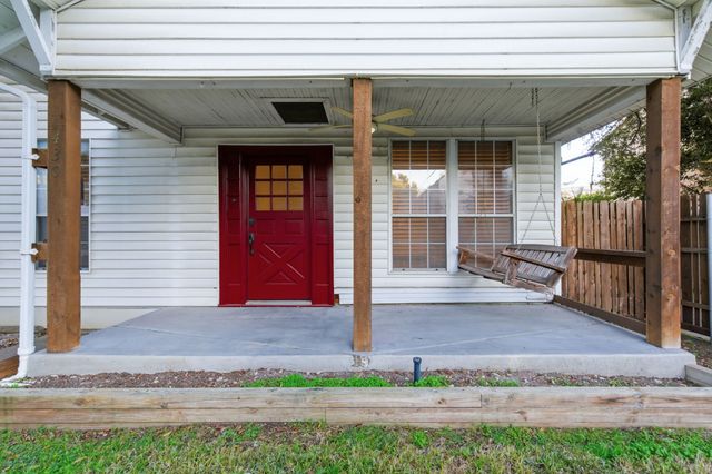 1430 Hubert Street, Dallas, TX 75206