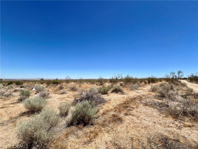 33501 165th Street E, Llano, CA 93544