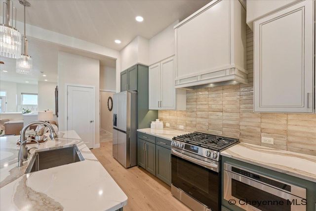 3939 DIXON DR, Cheyenne, WY 82001
