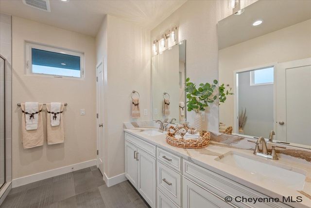 3939 DIXON DR, Cheyenne, WY 82001