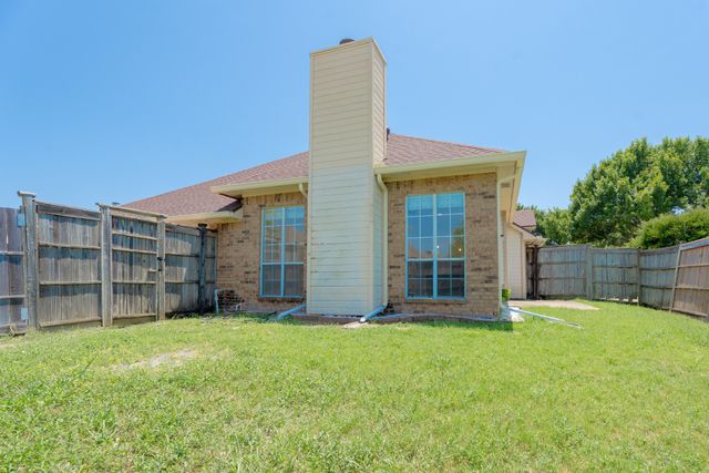 2201 Woodglen Drive, Garland, TX 75040