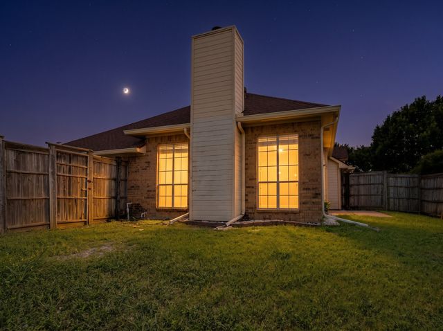 2201 Woodglen Drive, Garland, TX 75040