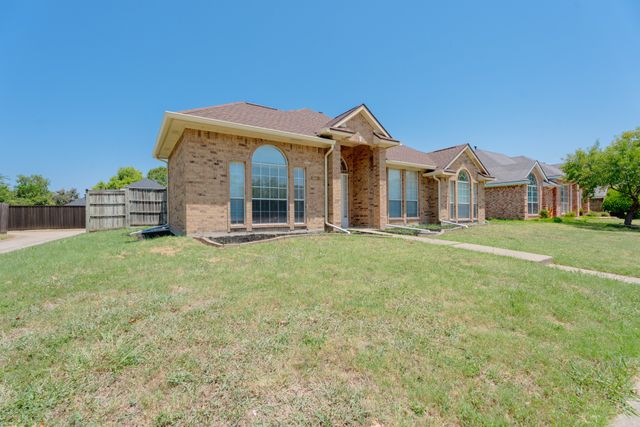 2201 Woodglen Drive, Garland, TX 75040