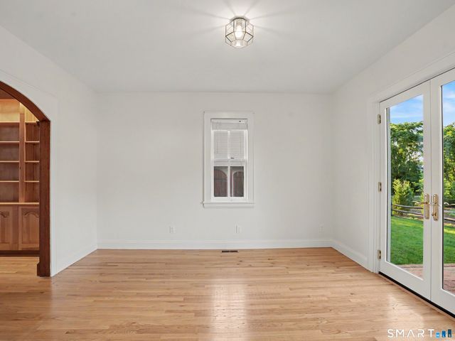 38 West Morgan Avenue, Fairfield, CT 06824