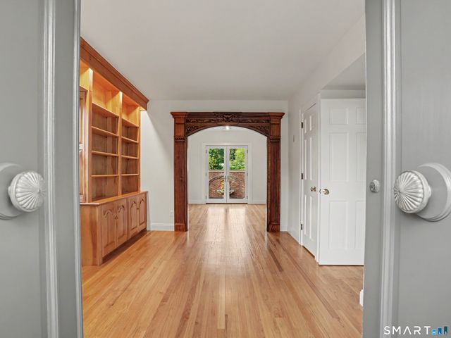 38 West Morgan Avenue, Fairfield, CT 06824