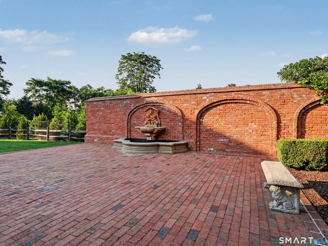 38 West Morgan Avenue, Fairfield, CT 06824