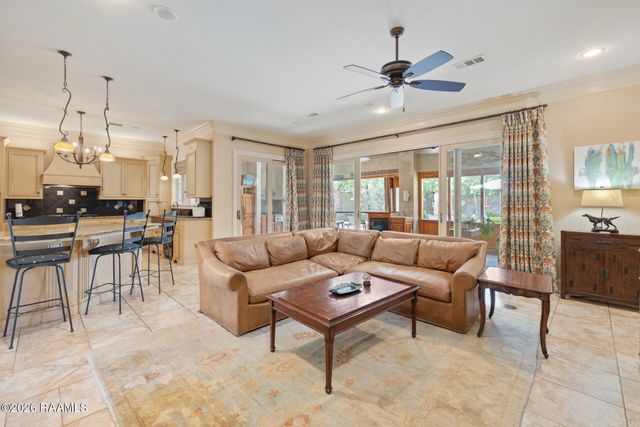 118 W Bayou Parkway, Lafayette, LA 70503