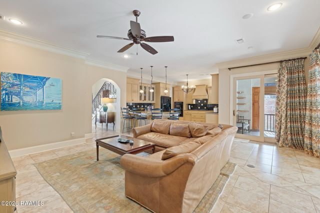 118 W Bayou Parkway, Lafayette, LA 70503
