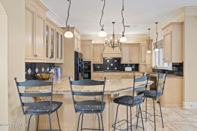 118 W Bayou Parkway, Lafayette, LA 70503