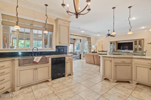 118 W Bayou Parkway, Lafayette, LA 70503