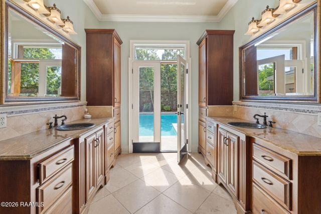 118 W Bayou Parkway, Lafayette, LA 70503